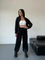 Женский Велюровый Черный Костюм Свободного Кроя - Укороченная Кофта на Молнии + Широкие Штаны