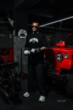 Мужская Объемная Хлопковая Черная Футболка Оверсайз с Надписью на Спине