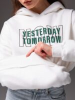 Женское Теплое Белое Худи Оверсайз с Зеленой Надписью