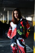 Женский Черно-Красный Спортивный Костюм Плащевка в Принт (Олимпийка + Джоггеры)