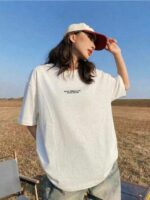 Женская Объемная Белая Футболка Оверсайз с Принтом Вишни на Спине