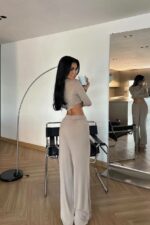 Женский Трикотажный Базовый Бежевый Костюм - Укороченная Кофта + Свободные Штаны