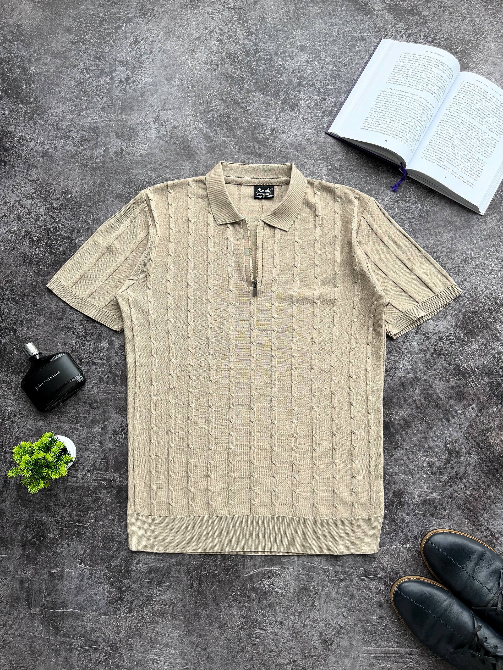 photo_2026-03-24_19-42-19 Мужская Классическая Бежевая Футболка Поло на Замке с Рельефным Узором Косичка