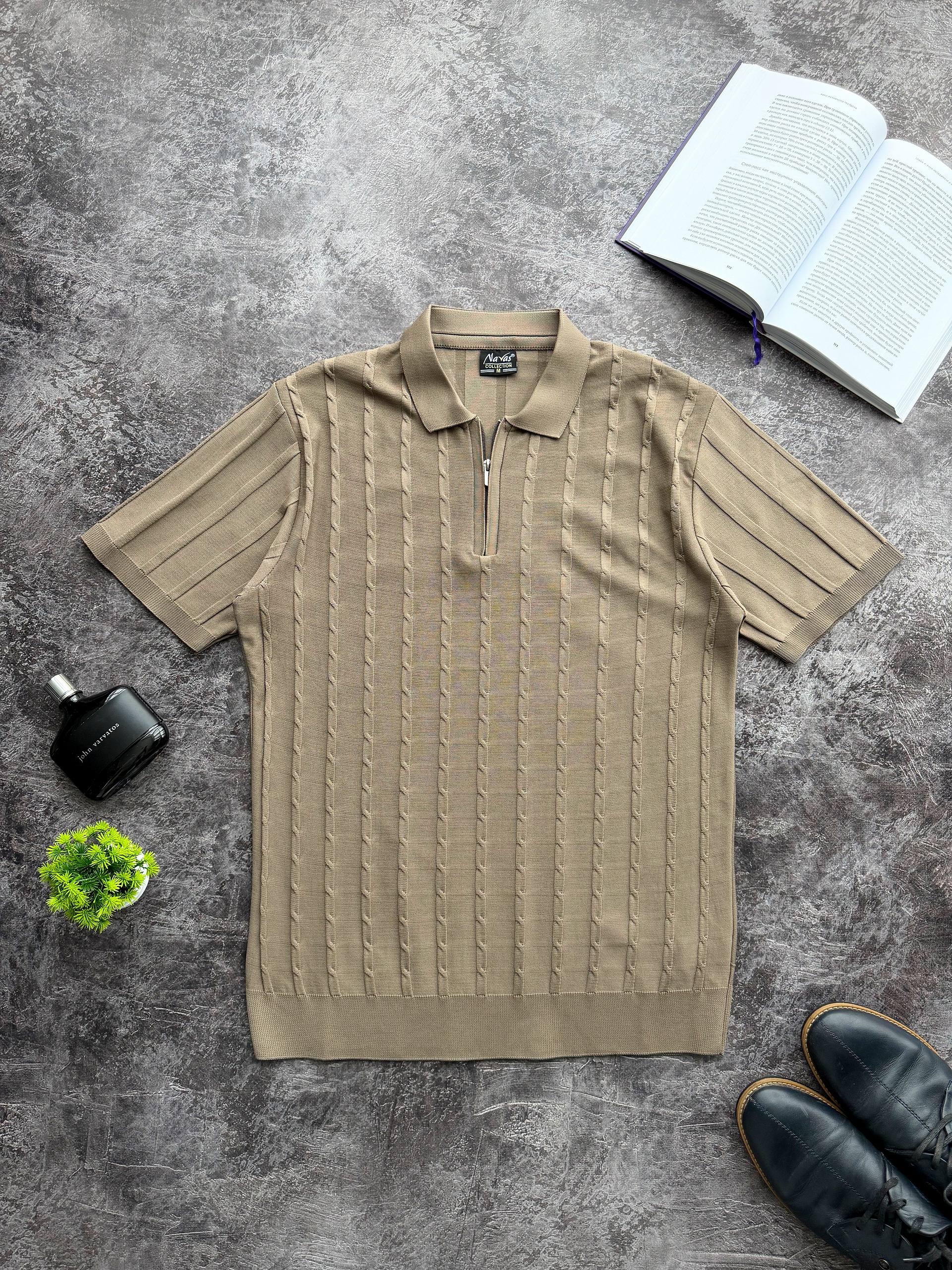 photo_2026-03-24_19-42-21 Мужская Классическая Мокко Футболка Поло на Замке с Рельефным Узором Косичка