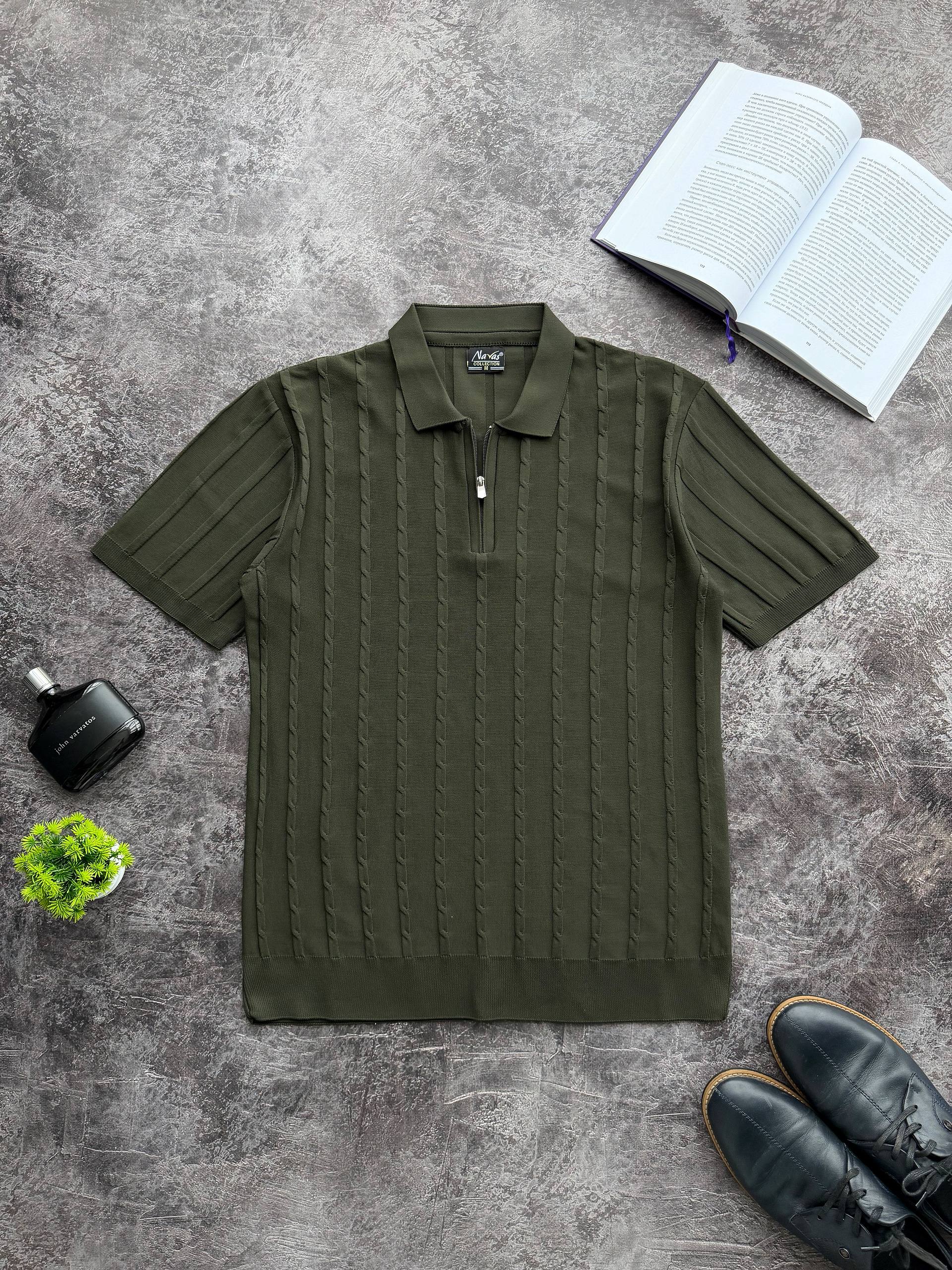 photo_2026-03-24_19-42-28 Мужская Классическая Хаки Футболка Поло на Замке с Рельефным Узором Косичка