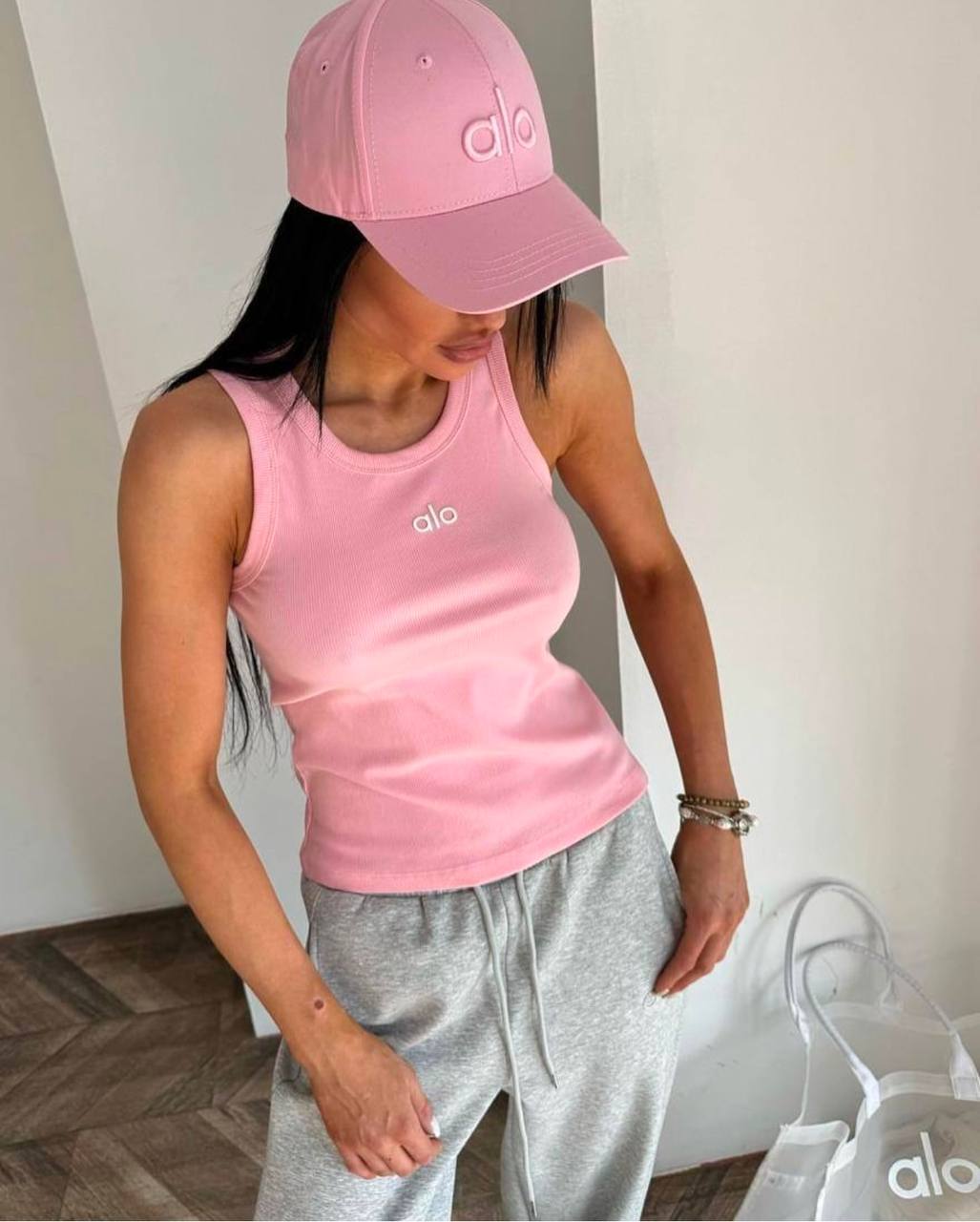 photo_2026-03-26_08-47-09 Женская Базовая Розовая Майка в Рубчик с Маленькой Вышивкой