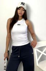 Женская Базовая Белая Майка в Рубчик с Маленькой Вышивкой