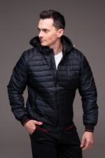 Мужская Демисезонная Стеганая Темно-Синяя Куртка с Капюшоном и Красными Полосками по Краям