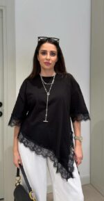 Женская Асимметричная Удлиненная Черная Футболка Оверсайз с Кружевом по Краям