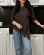 Женская Асимметричная Удлиненная Коричневая Футболка Оверсайз с Кружевом по Краям