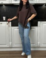 Женская Асимметричная Удлиненная Коричневая Футболка Оверсайз с Кружевом по Краям