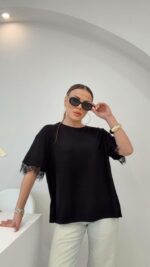 Женская Черная Футболка Оверсайз с Кружевом на Спине