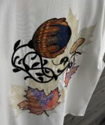 Мужская Хлопковая Молочная Футболка Оверсайз с Принтом и Вышивкой