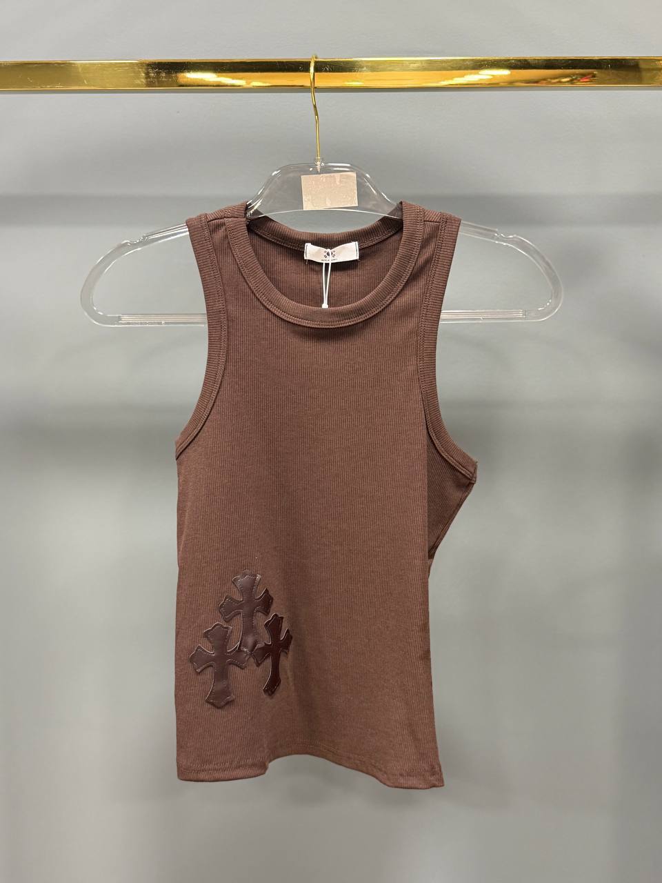 photo_2026-04-03_09-04-23 (2) Женская Базовая Коричневая Майка в Рубчик с Нашивками Крестами