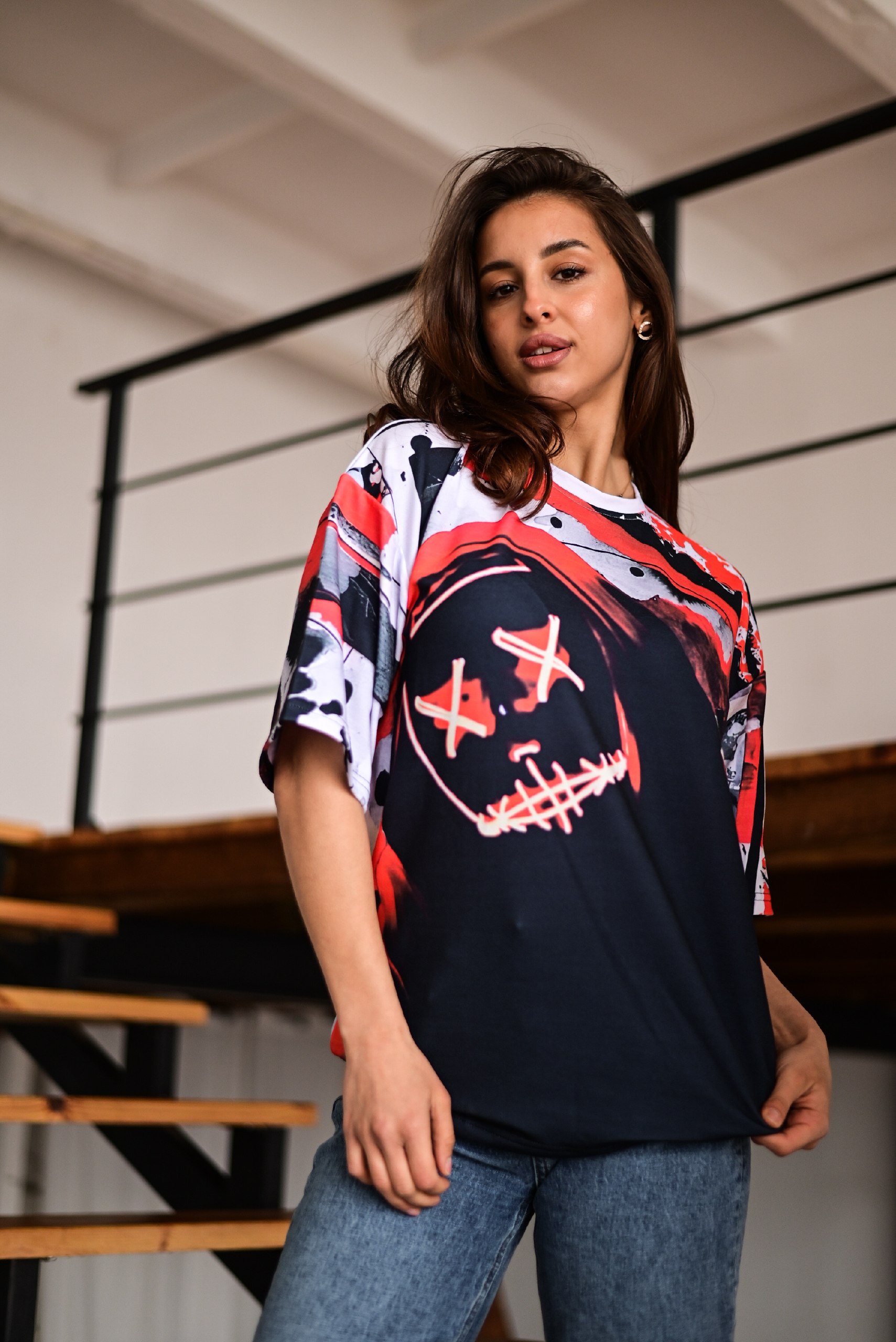 photo_2026-04-03_10-13-46 Женская Объемная Черно-Красная Футболка Оверсайз в Принт "Big Boss"