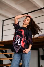 Женская Объемная Черная Футболка Оверсайз в Принт "Blood"