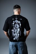 Мужская Черная Футболка Оверсайз Хлопок с Принтом Солнечная Система на Спине
