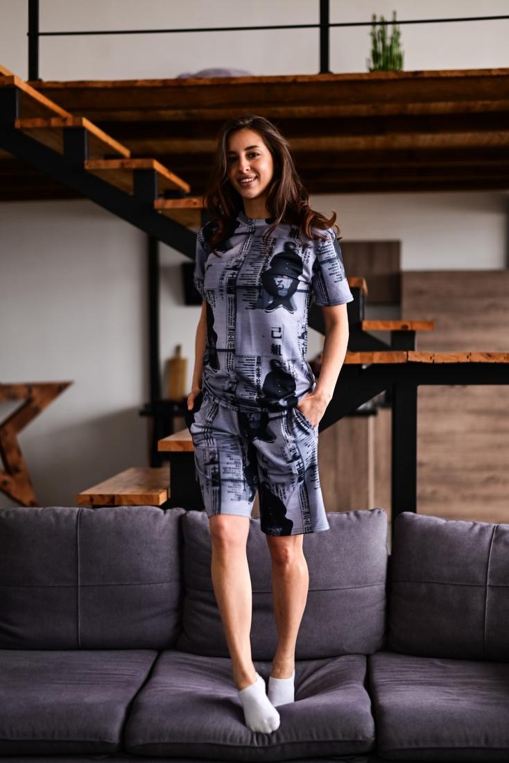 photo_2026-04-04_21-11-08 Женский Свободный Серый Летний Костюм Футболка Шорты в Принт