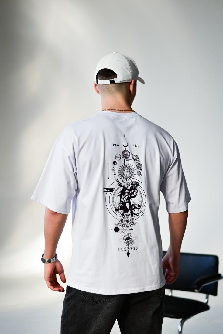 photo_2026-04-05_12-32-10 Мужская Белая Футболка Оверсайз Хлопок с Принтом Солнечная Система на Спине
