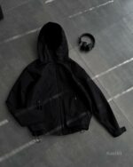 Мужская Черная Ветровка на Молнии с Гидрофобным Принтом