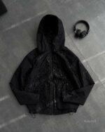 Мужская Черная Ветровка на Молнии с Гидрофобным Принтом