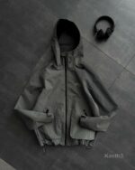 Мужская Темно-Серая Ветровка на Молнии с Гидрофобным Принтом