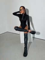 Женское Базовое Черное Боди с Длинными Рукавами и Змейкой под Горло