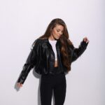 Женская Укороченная Черная Кожаная Куртка Свободного Кроя