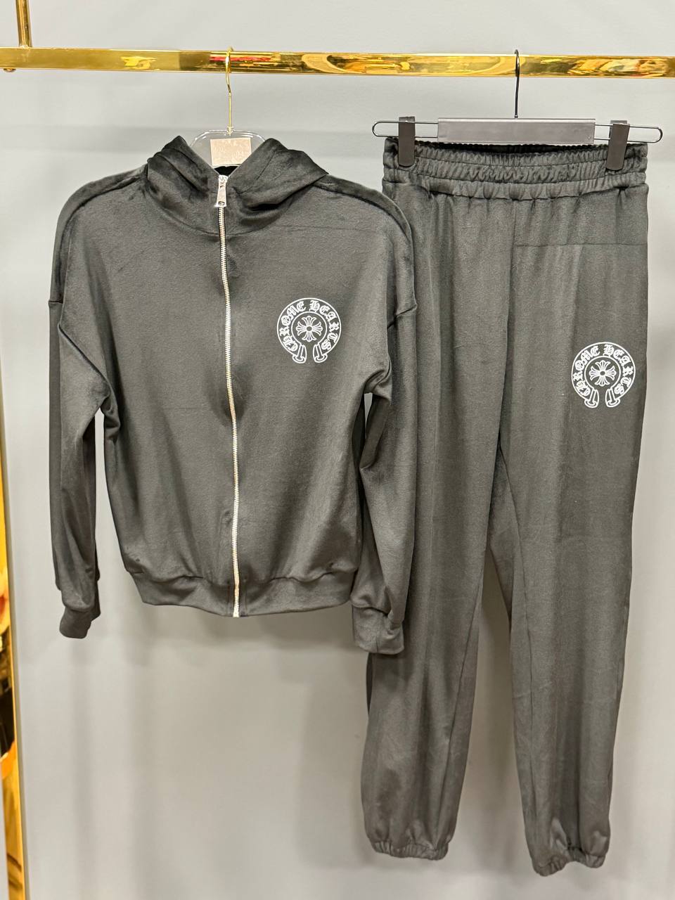 photo_2026-04-12_10-34-09 Женский Графитовый Велюровый Костюм - Кофта Зипка на Молнии + Штаны Джоггеры