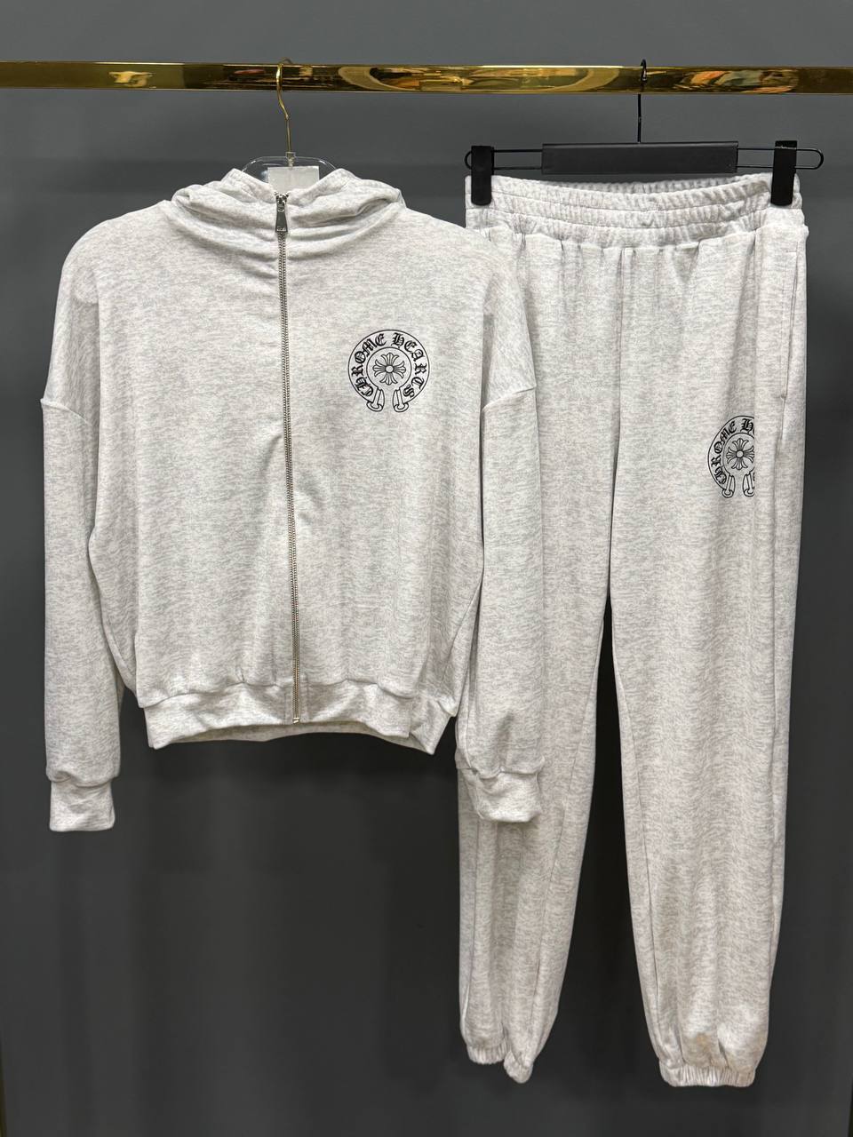 photo_2026-04-12_10-34-14 Женский Серый Велюровый Костюм - Кофта Зипка на Молнии + Штаны Джоггеры