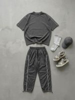 Мужской Базовый Темно-Серый Костюм Свободного Кроя с Кантом - Хлопковая Футболка + Штаны Плащевка