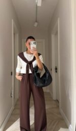 Женский Костюм Комплект Двойка - Белая Футболка с Имитацией Кофты на Плечах + Коричневые Широкие Штаны