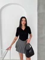 Женская Трикотажная Черная Футболка Поло с V-вырезом