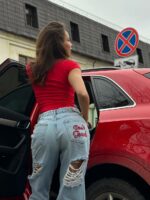 Женские Свободные Широкие Голубые Джинсы Рваные Сзади с Вышивкой