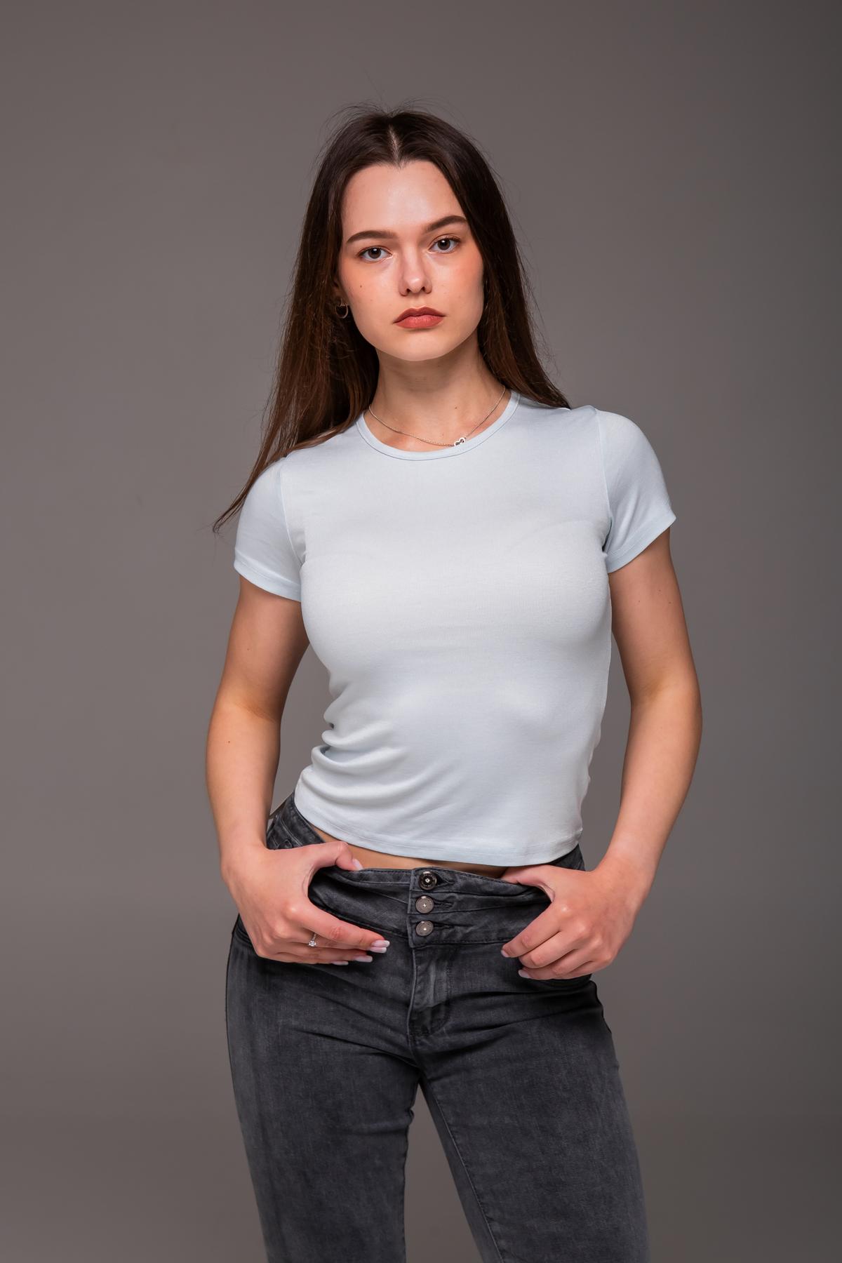ddde13fcbbd0c2129521 Женская Базовая Короткая Голубая Футболка Слим