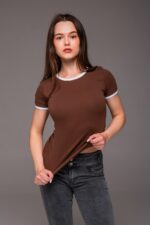 Женская Базовая Коричневая Футболка Слим с Окантовкой