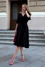 Женское Льняное Черное Платье Талия на Запах с Поясом