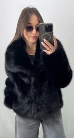 Женская Короткая Черная Шуба с Отложным Воротником