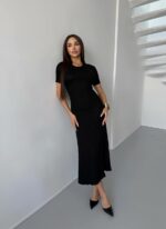 Женское Трикотажное Черное Платье Миди с Коротким Рукавом и Шнуровкой на Спине