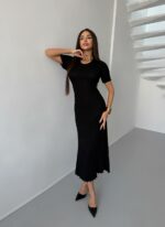 Женское Трикотажное Черное Платье Миди с Коротким Рукавом и Шнуровкой на Спине