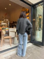 Женский Свободный Графитовый Кардиган Оверсайз с Акцентной Застежкой