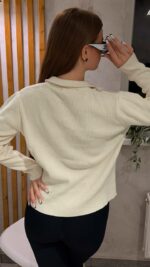 Женская Базовая Молочная Кофта на Змейке с Высокой Горловиной