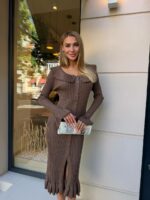 Женское Трикотажное Мокко Платье Миди на Пуговицах с Воланом и Рукавами Клеш